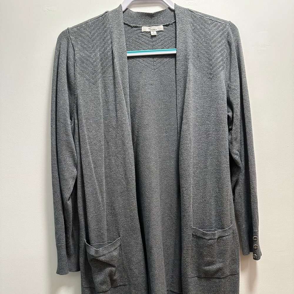 Grey cardigan with pockets